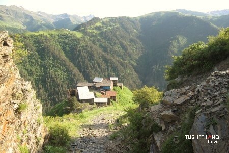 The path leading to Dochu